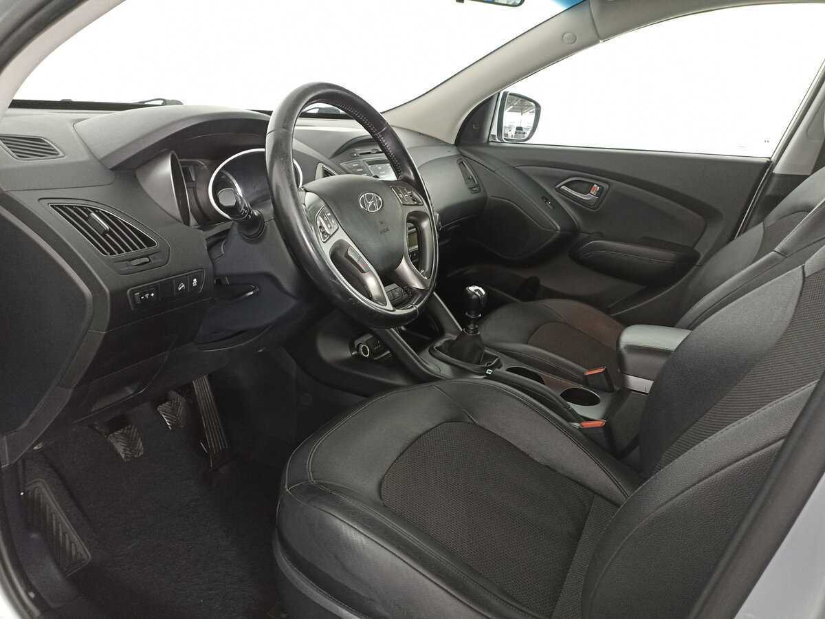 Hyundai ix35 б/у, 2013, Механическая. Фото: #13