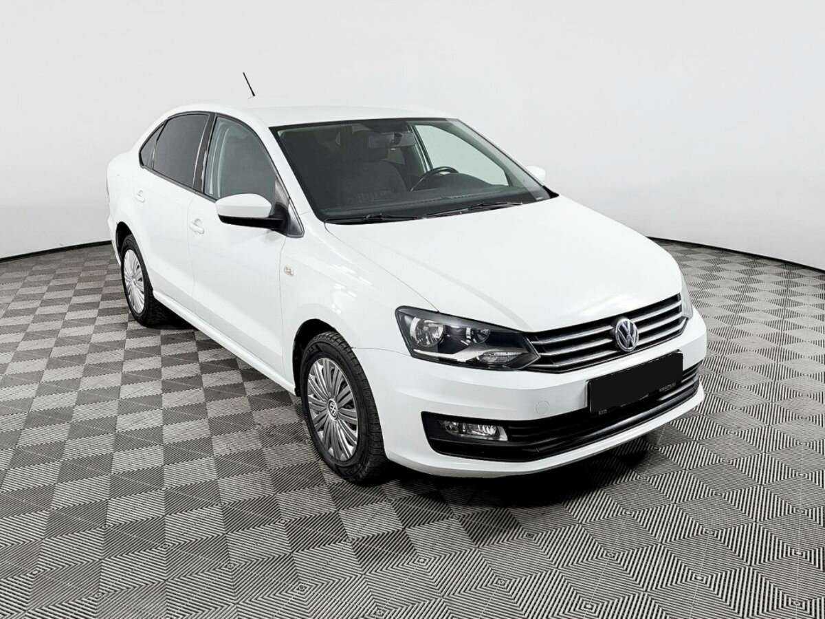 Volkswagen Polo б/у, 2015, Механическая. Фото: #2