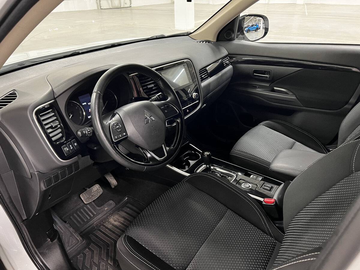 Mitsubishi Outlander б/у, 2021, Вариатор. Фото: #15