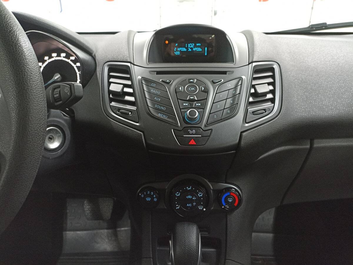 Ford Fiesta б/у, 2015, Роботизированная. Фото: #13