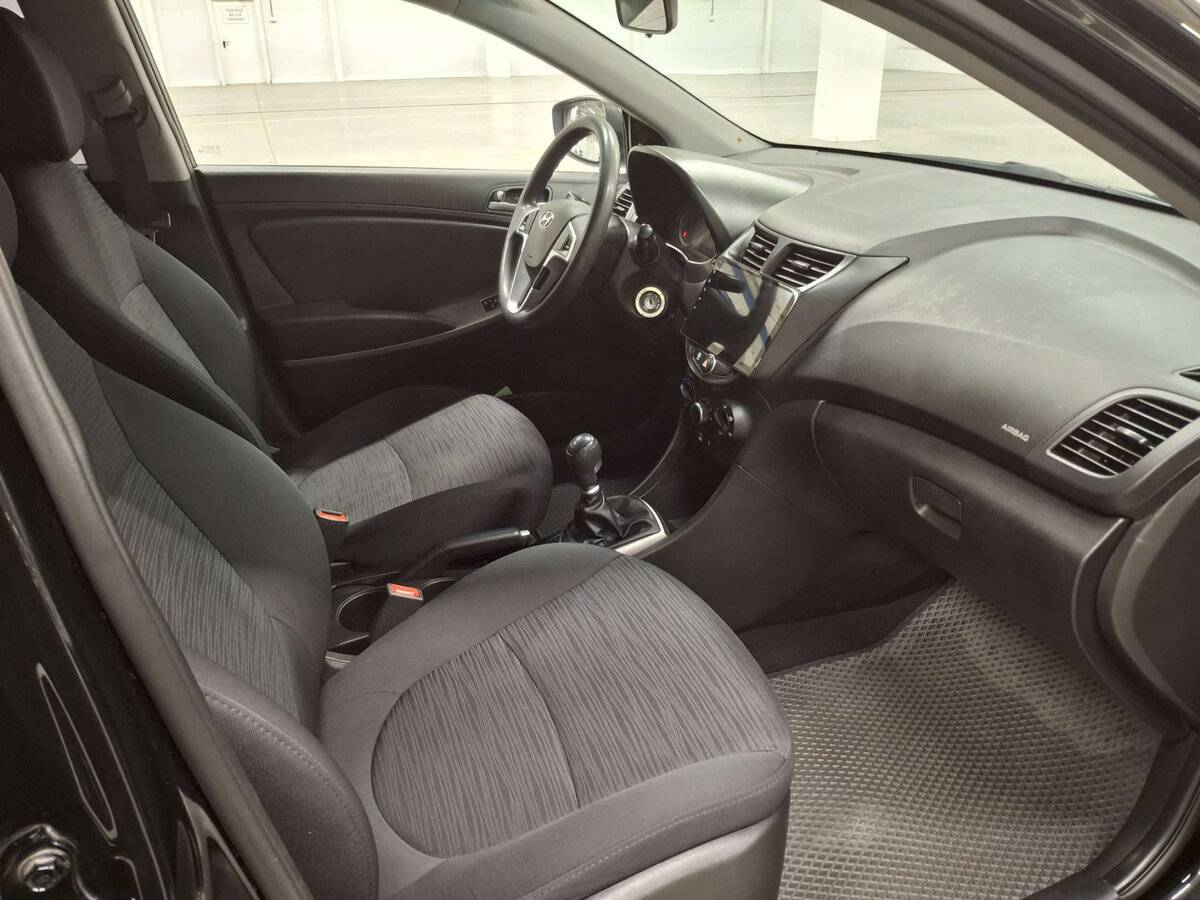 Hyundai Solaris б/у, 2016, Механическая. Фото: #10