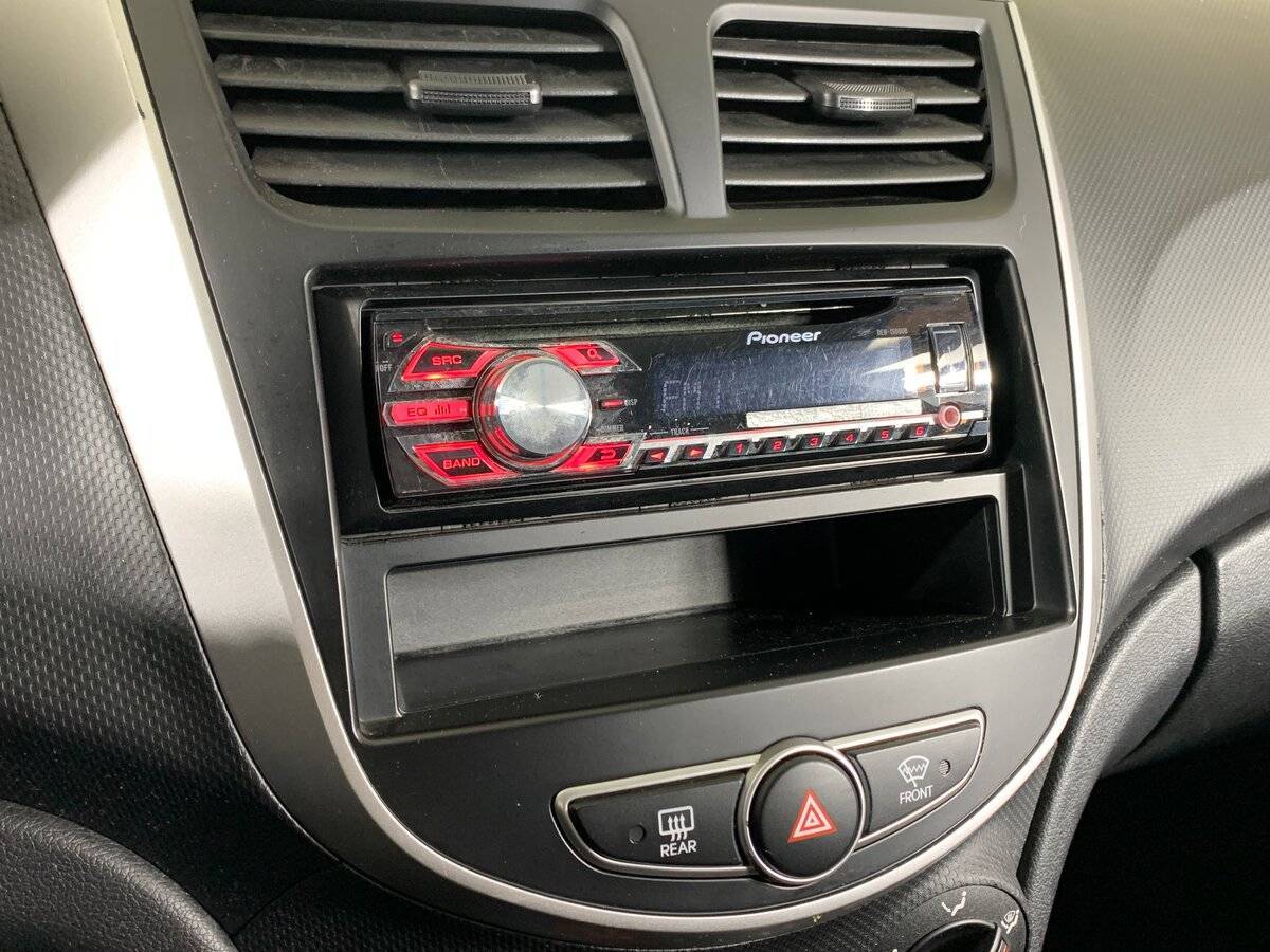 Hyundai Solaris б/у, 2012, Автоматическая. Фото: #14