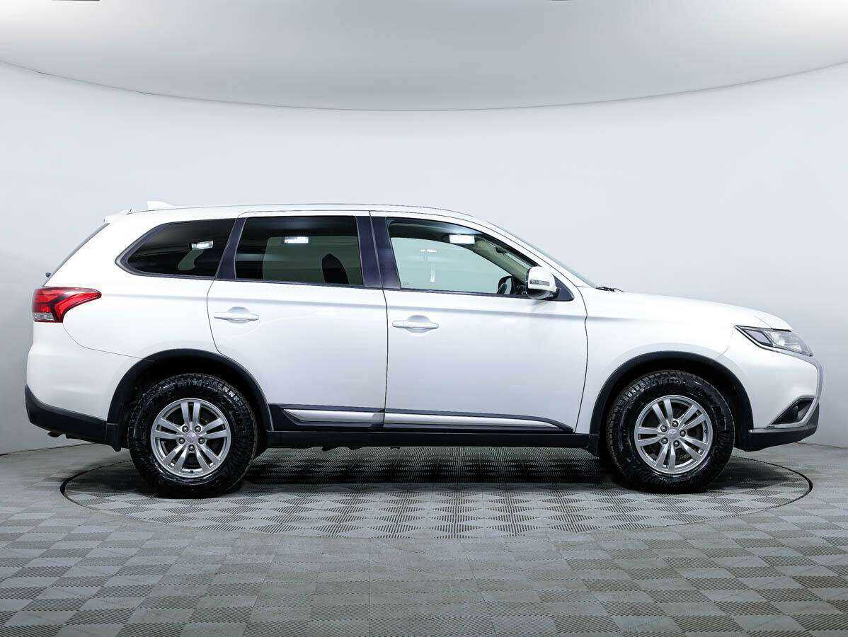 Mitsubishi Outlander б/у, 2018, Вариатор. Фото: #3