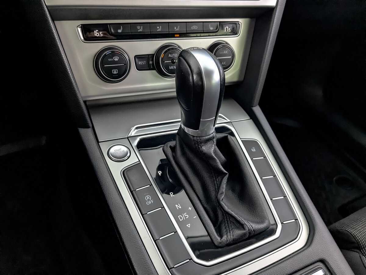 Volkswagen Passat б/у, 2018, Роботизированная. Фото: #20