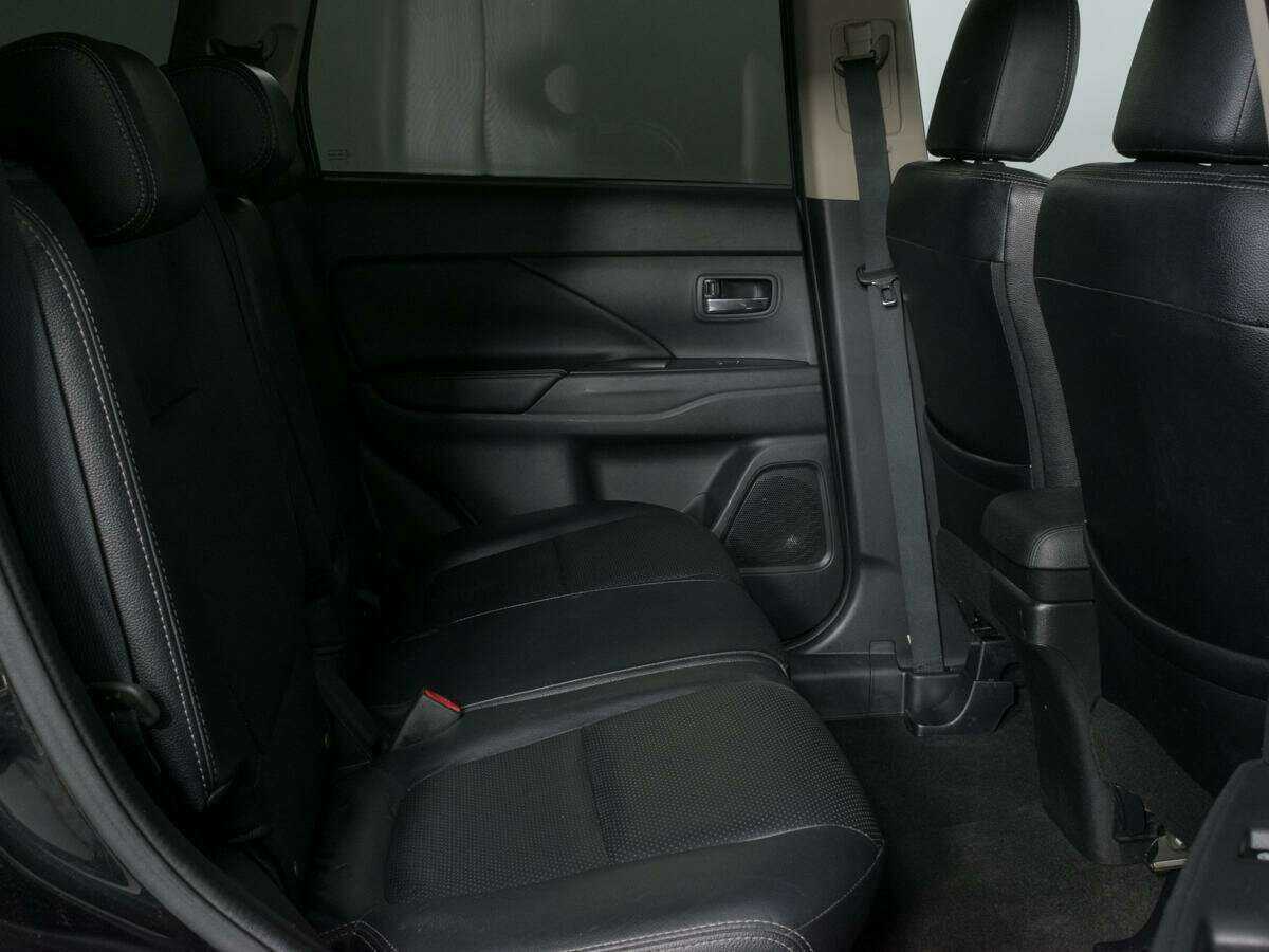 Mitsubishi Outlander б/у, 2016, Вариатор. Фото: #8