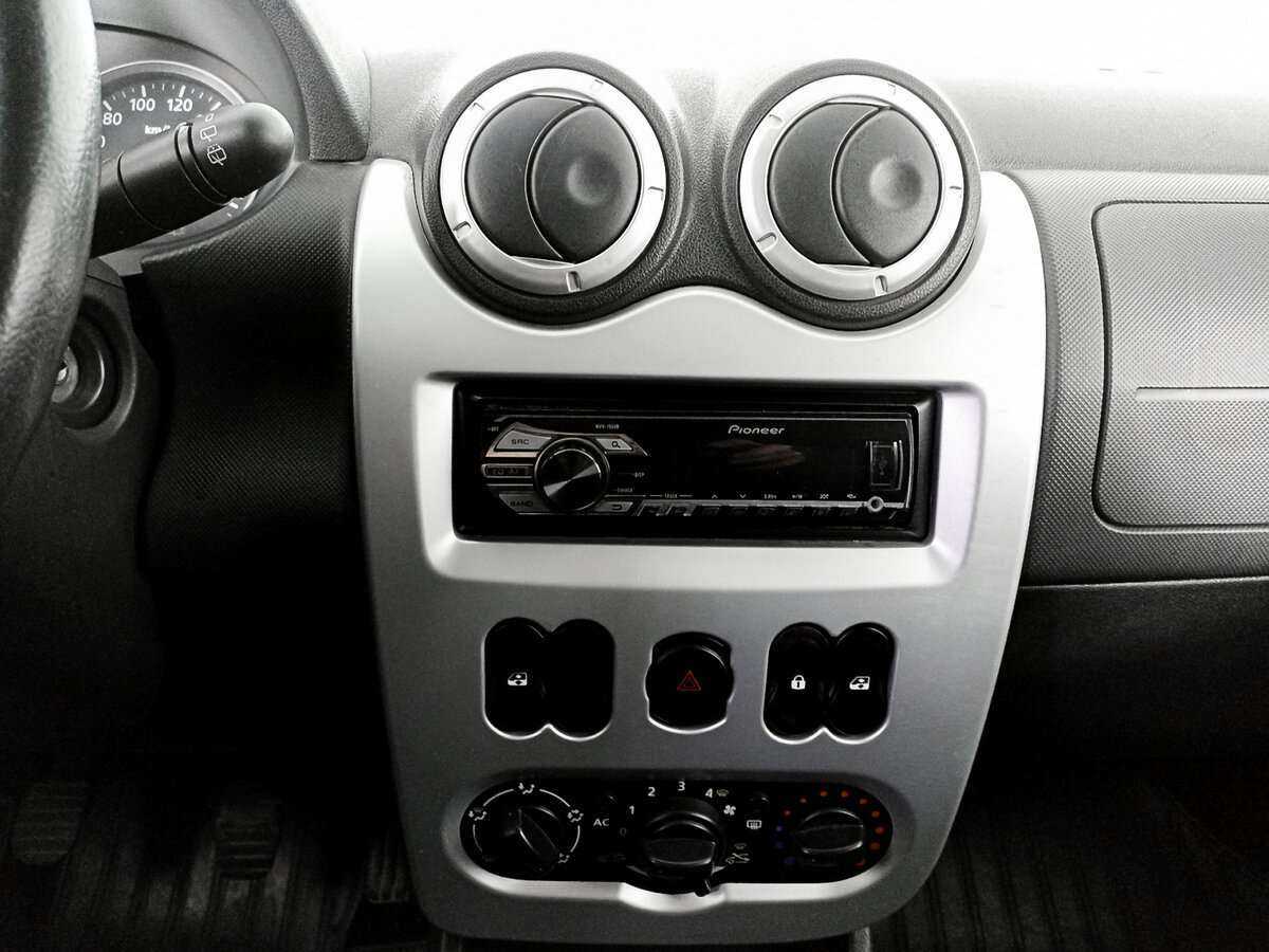 Renault Sandero б/у, 2013, Механическая. Фото: #10