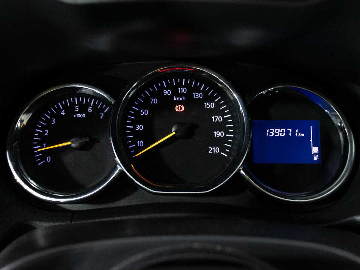 Renault Duster б/у, 2016, Механическая. Фото: #11