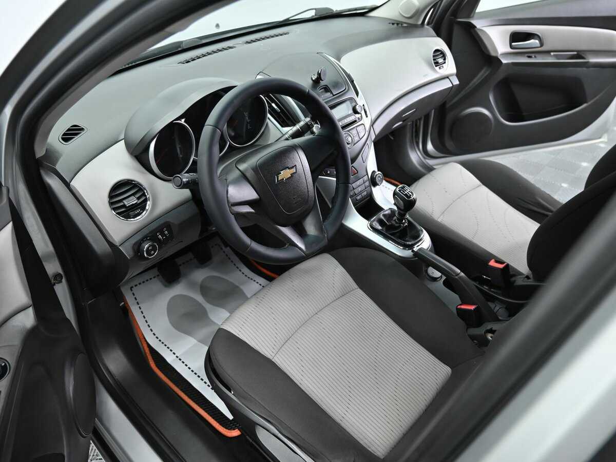 Chevrolet Cruze б/у, 2013, Механическая. Фото: #10