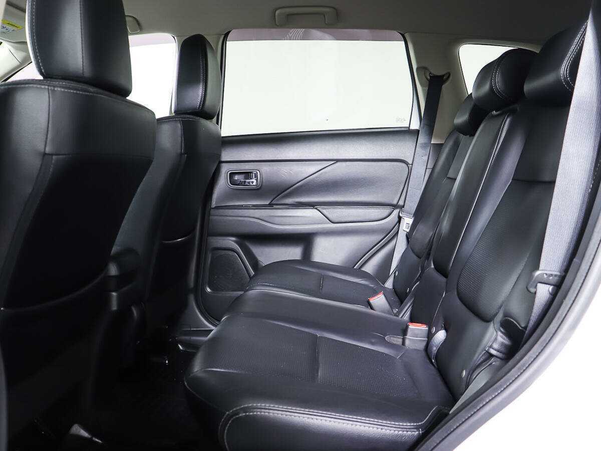 Mitsubishi Outlander б/у, 2017, Вариатор. Фото: #9