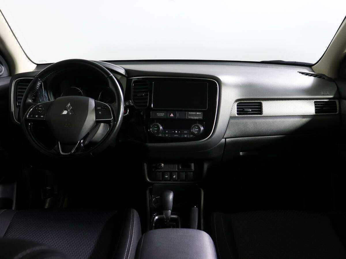 Mitsubishi Outlander б/у, 2018, Вариатор. Фото: #9