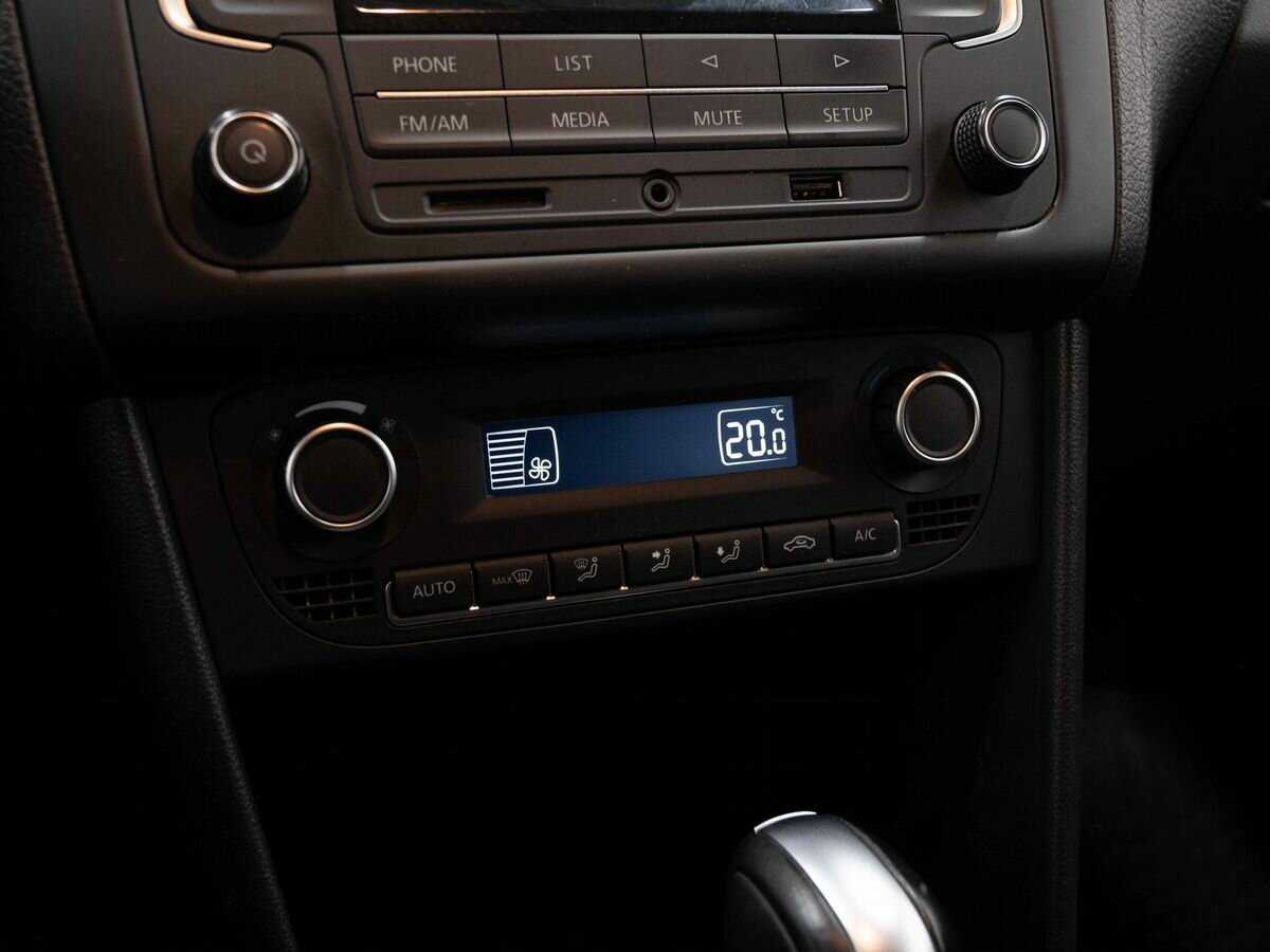 Volkswagen Polo б/у, 2016, Автоматическая. Фото: #19