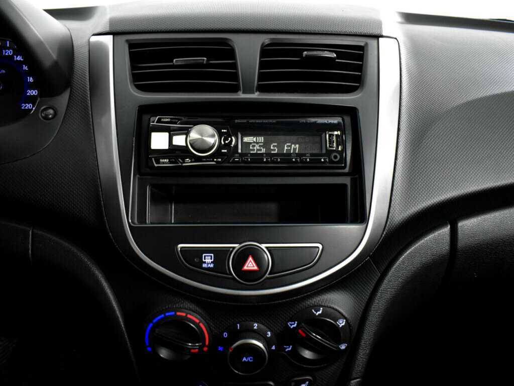 Hyundai Solaris б/у, 2014, Механическая. Фото: #12