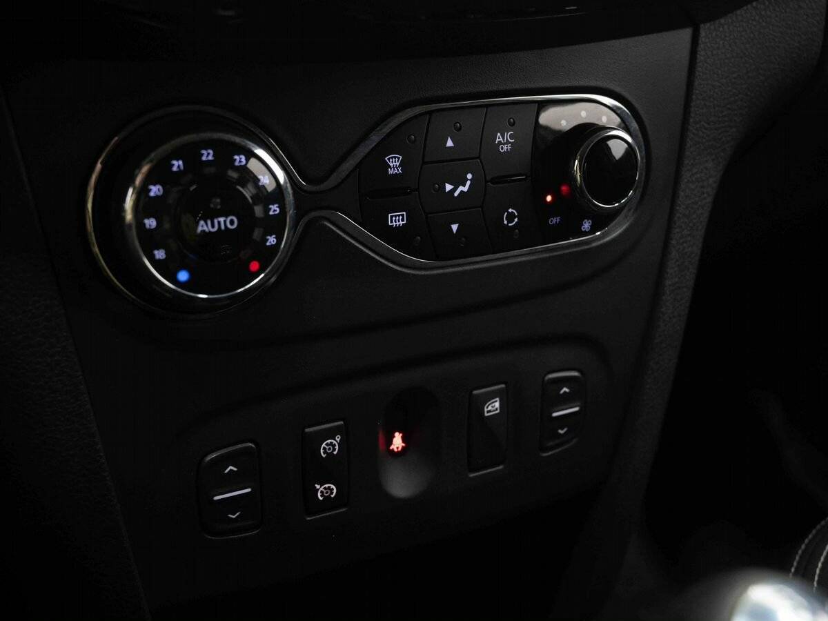 Renault Sandero б/у, 2016, Механическая. Фото: #20