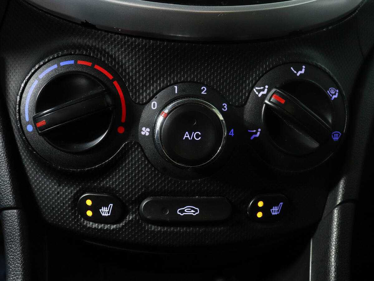 Hyundai Solaris б/у, 2013, Механическая. Фото: #11