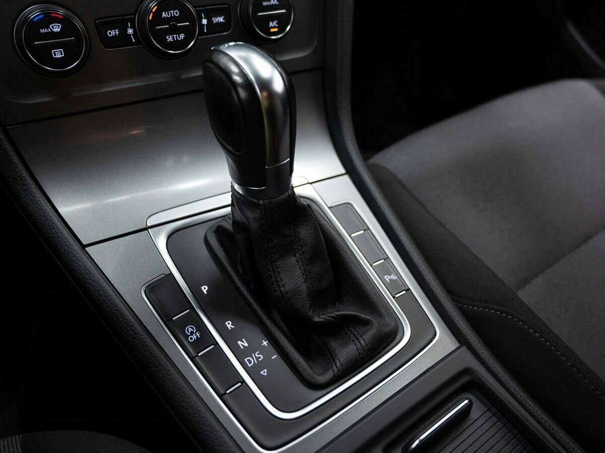 Volkswagen Golf б/у, 2013, Роботизированная. Фото: #22