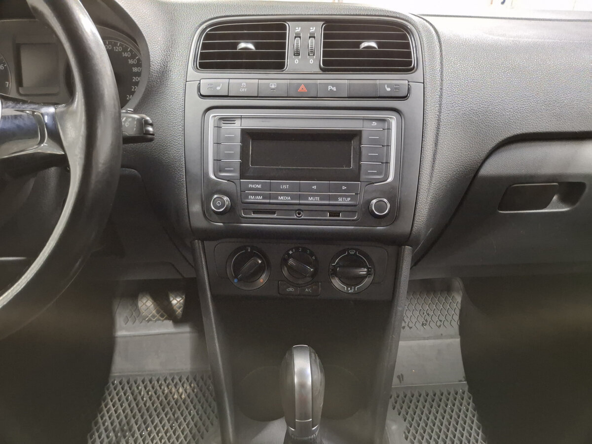 Volkswagen Polo б/у, 2016, Автоматическая. Фото: #14