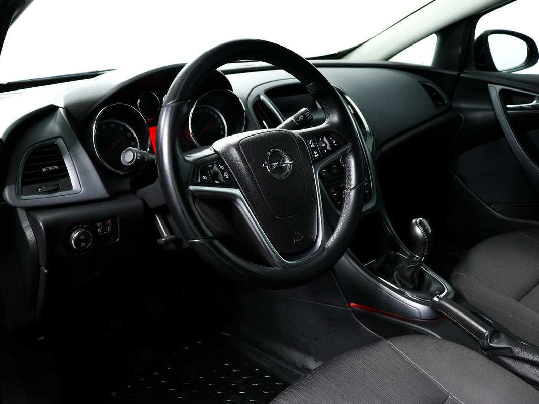 Opel Astra б/у, 2012, Механическая. Фото: #12