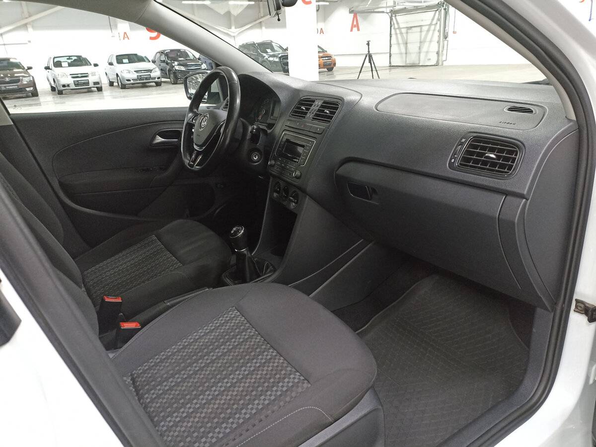 Volkswagen Polo б/у, 2018, Механическая. Фото: #10
