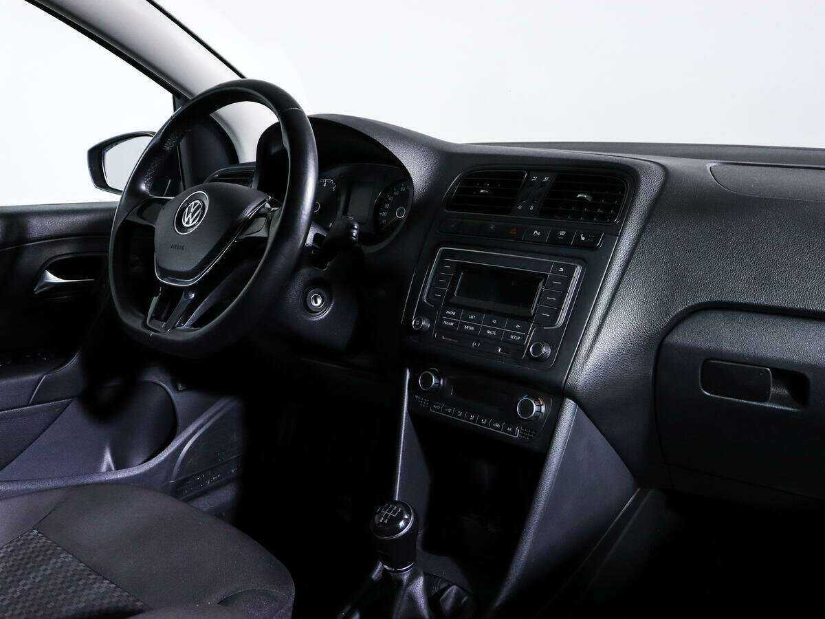 Volkswagen Polo б/у, 2016, Механическая. Фото: #5