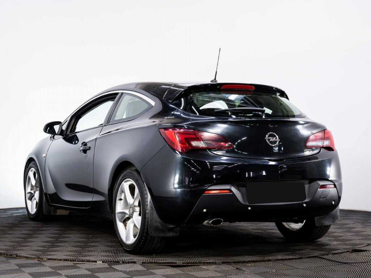 Opel Astra б/у, 2013, Механическая. Фото: #3