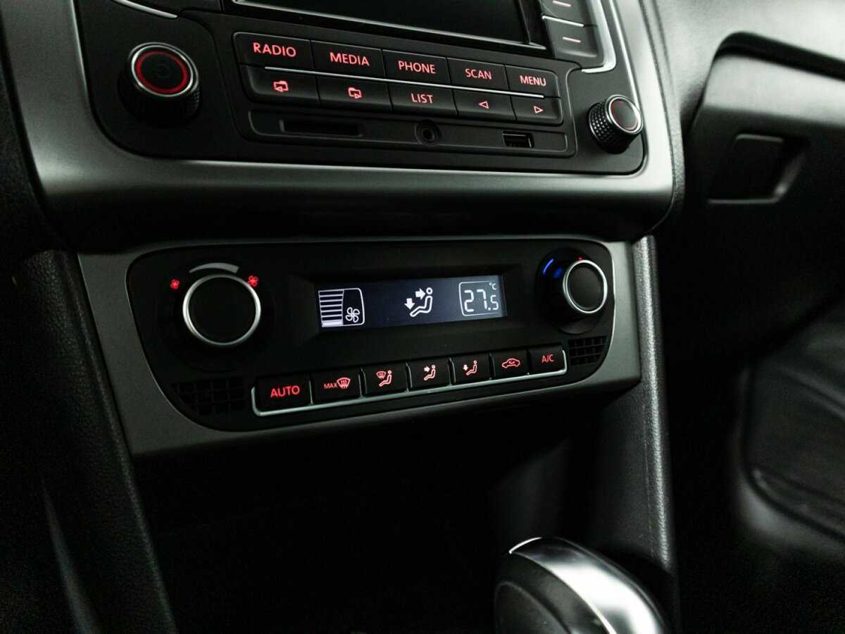 Volkswagen Polo б/у, 2015, Автоматическая. Фото: #12