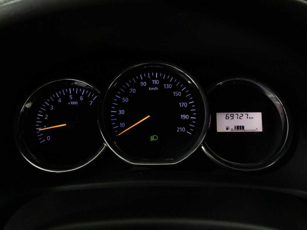 Renault Sandero б/у, 2016, Механическая. Фото: #11