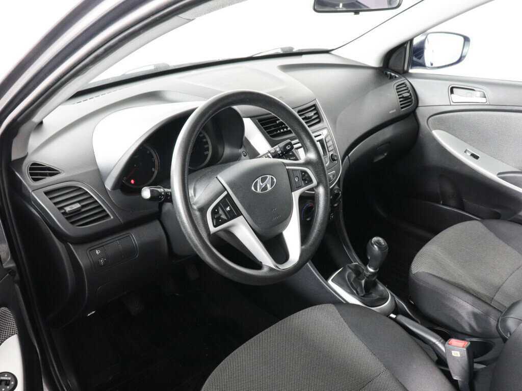 Hyundai Solaris б/у, 2012, Механическая. Фото: #4
