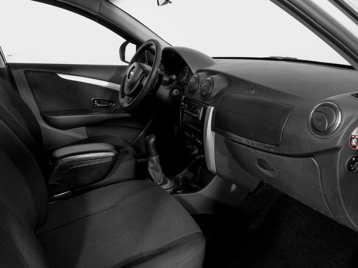 Nissan Almera б/у, 2017, Механическая. Фото: #8