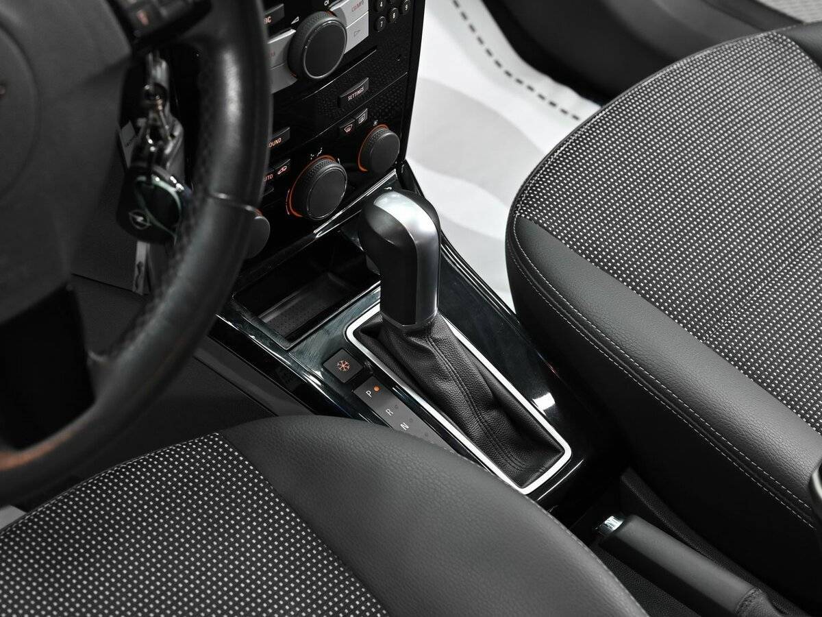 Opel Astra б/у, 2012, Автоматическая. Фото: #9