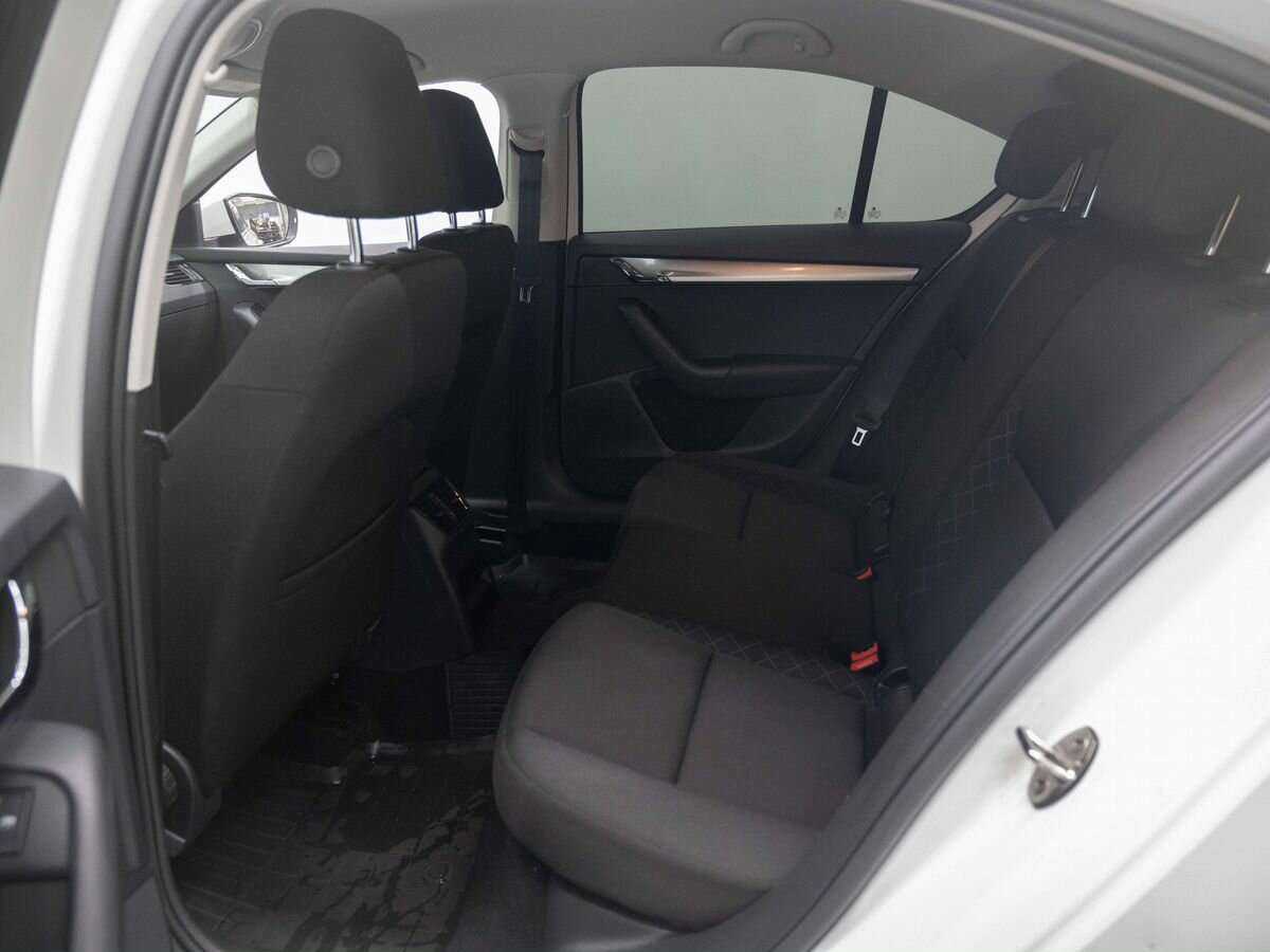 Skoda Octavia б/у, 2019, Механическая. Фото: #8