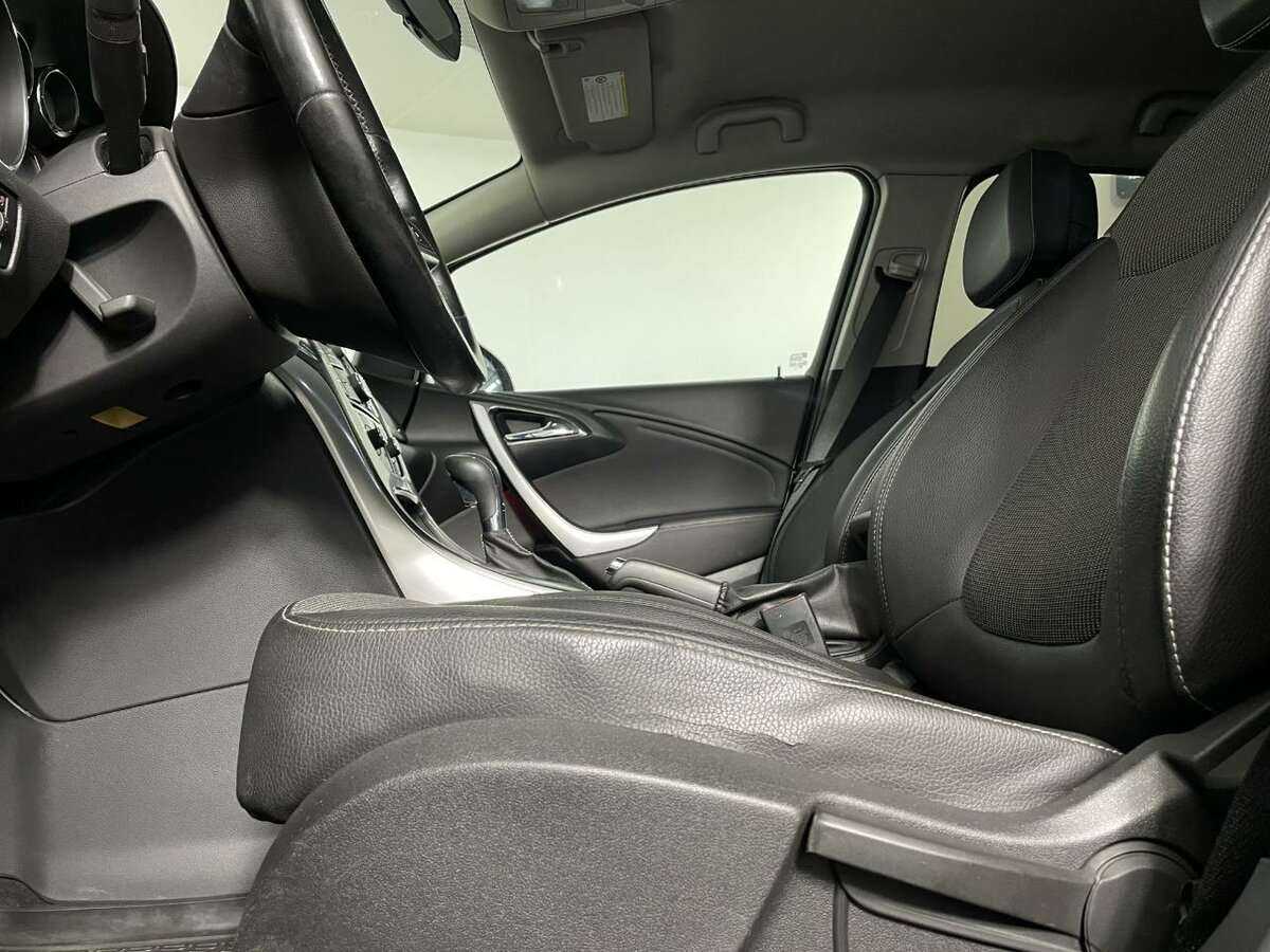 Opel Astra б/у, 2012, Автоматическая. Фото: #9