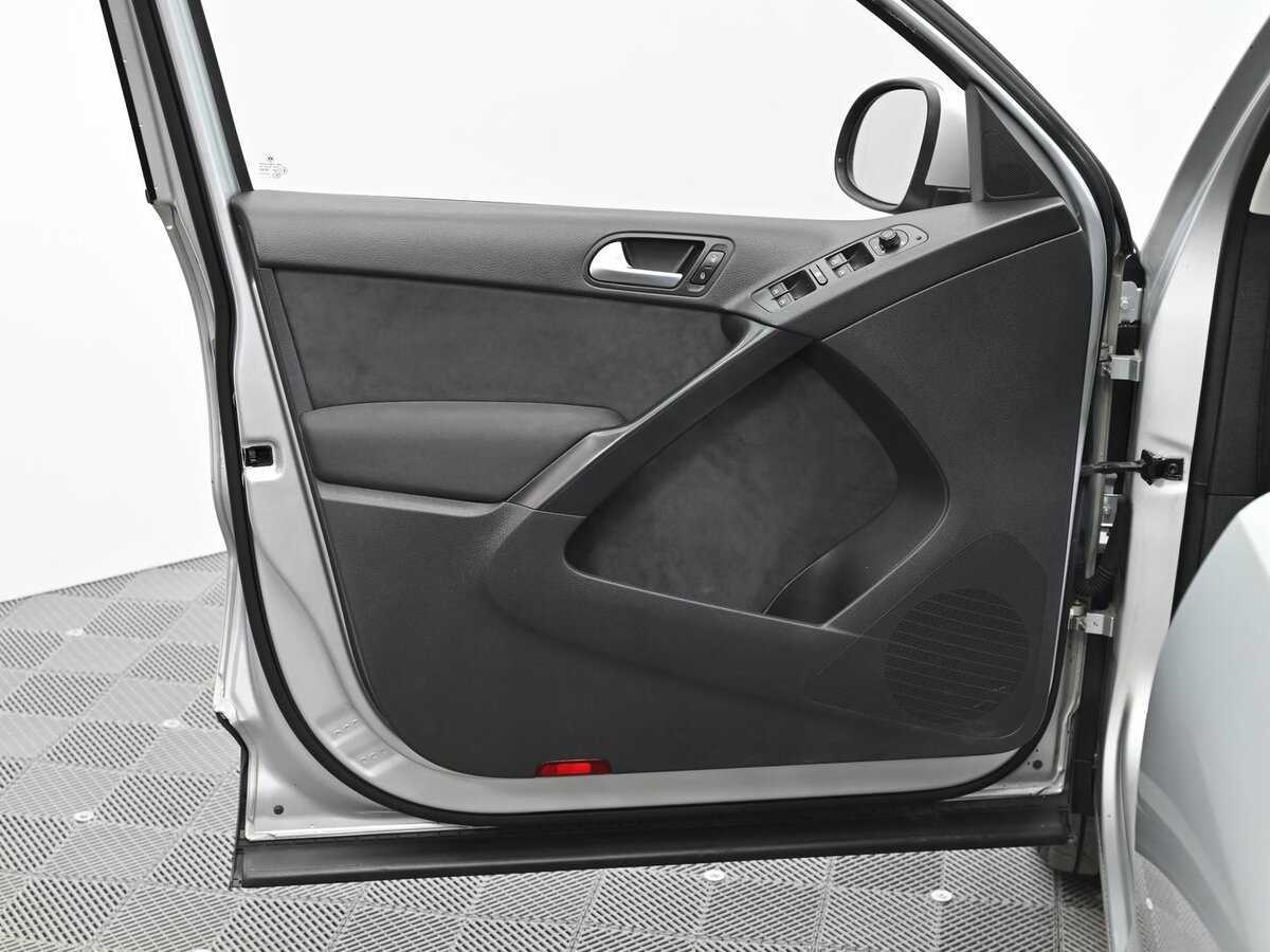 Volkswagen Tiguan б/у, 2016, Автоматическая. Фото: #7