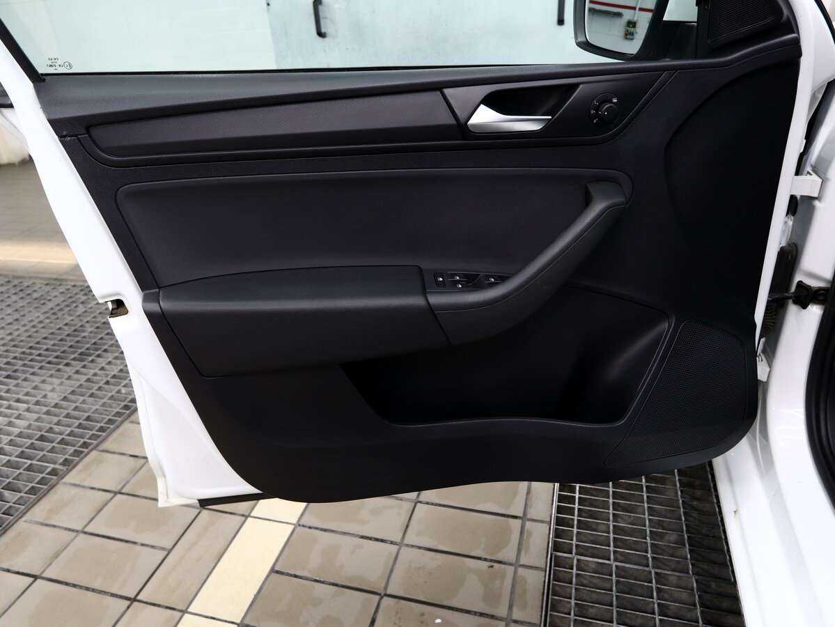 Volkswagen Polo б/у, 2020, Механическая. Фото: #7