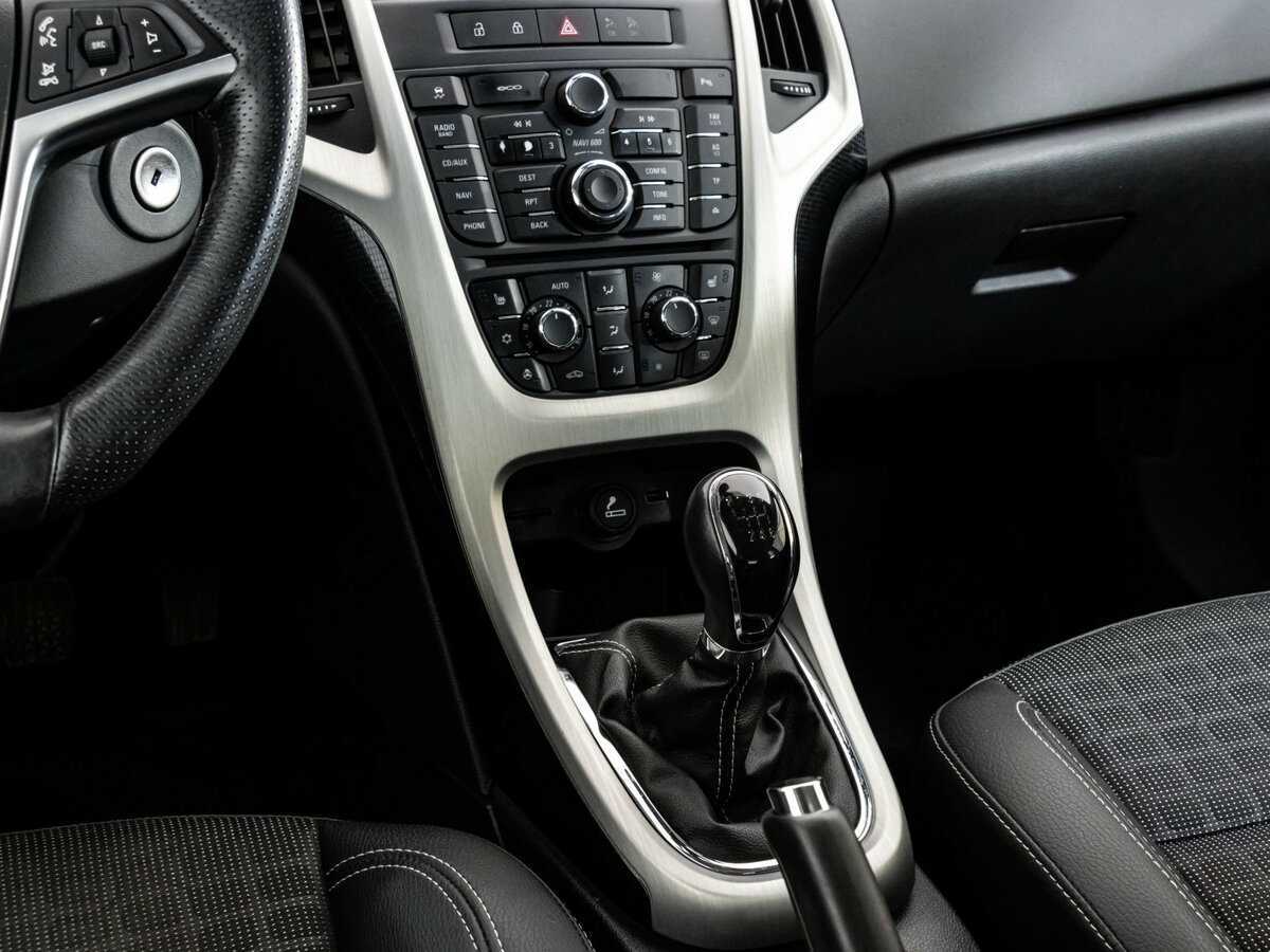 Opel Astra б/у, 2012, Механическая. Фото: #10