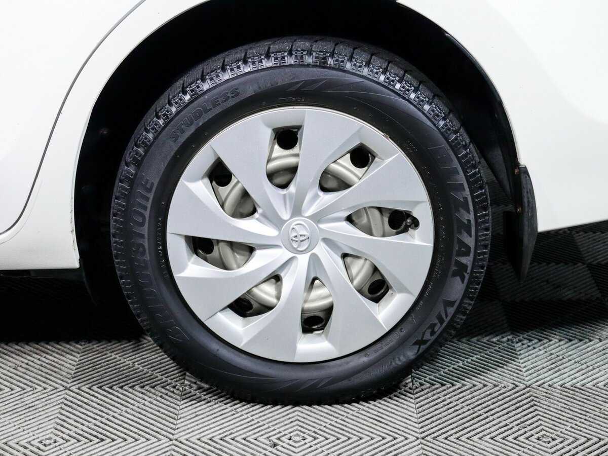 Toyota Corolla б/у, 2014, Механическая. Фото: #14