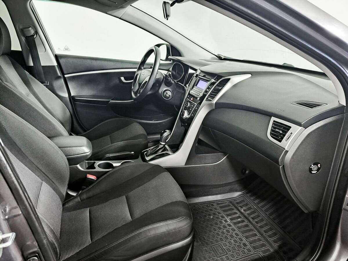 Hyundai i30 б/у, 2016, Автоматическая. Фото: #6