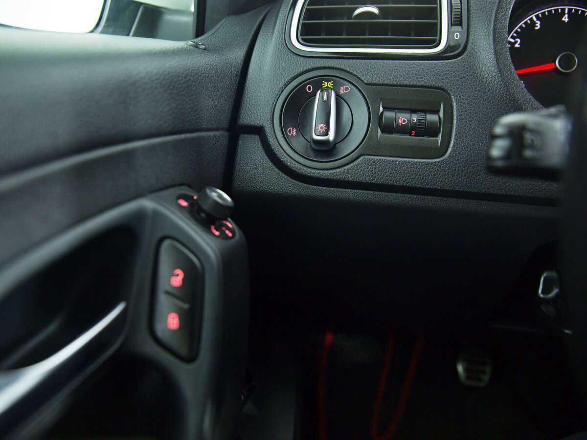 Volkswagen Polo б/у, 2018, Механическая. Фото: #11