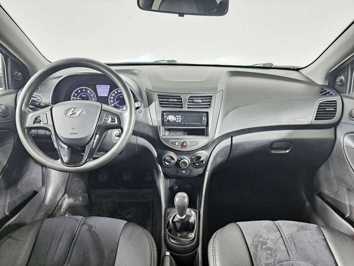 Hyundai Solaris б/у, 2012, Механическая. Фото: #9