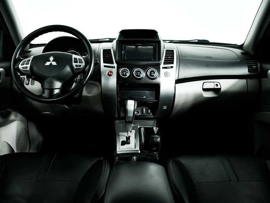 Mitsubishi Pajero Sport б/у, 2014, Автоматическая. Фото: #10