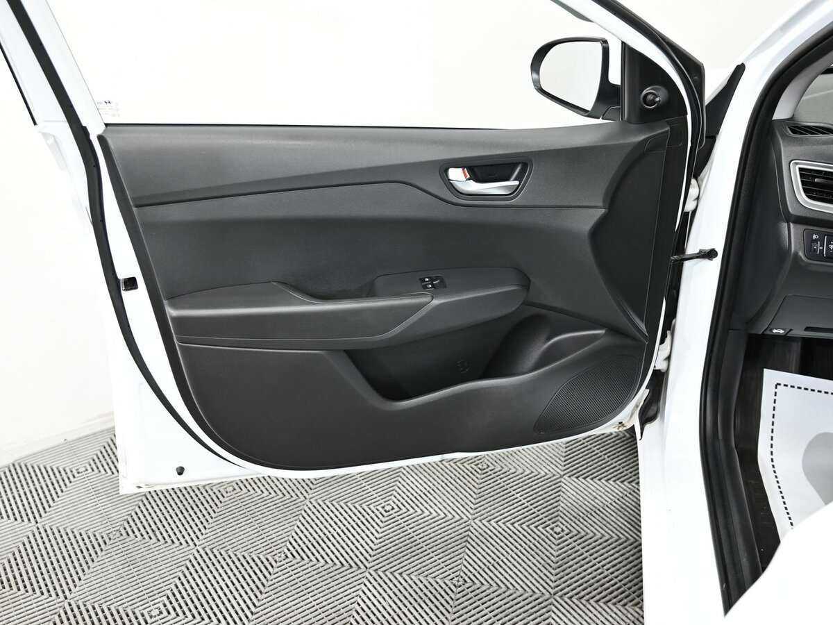 Hyundai Solaris б/у, 2020, Автоматическая. Фото: #4