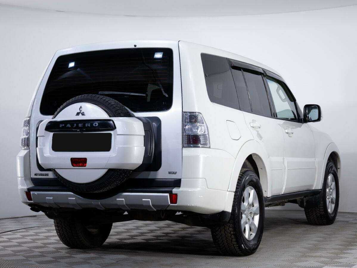 Mitsubishi Pajero б/у, 2013, Механическая. Фото: #3