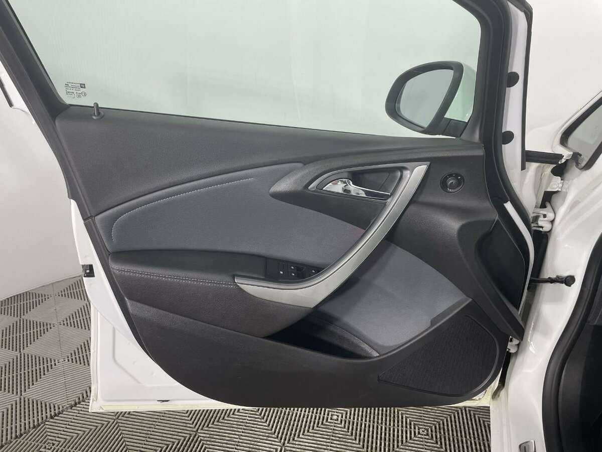 Opel Astra б/у, 2013, Автоматическая. Фото: #7