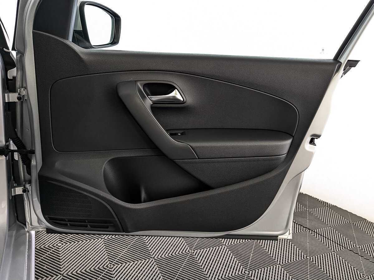 Volkswagen Polo б/у, 2015, Автоматическая. Фото: #24