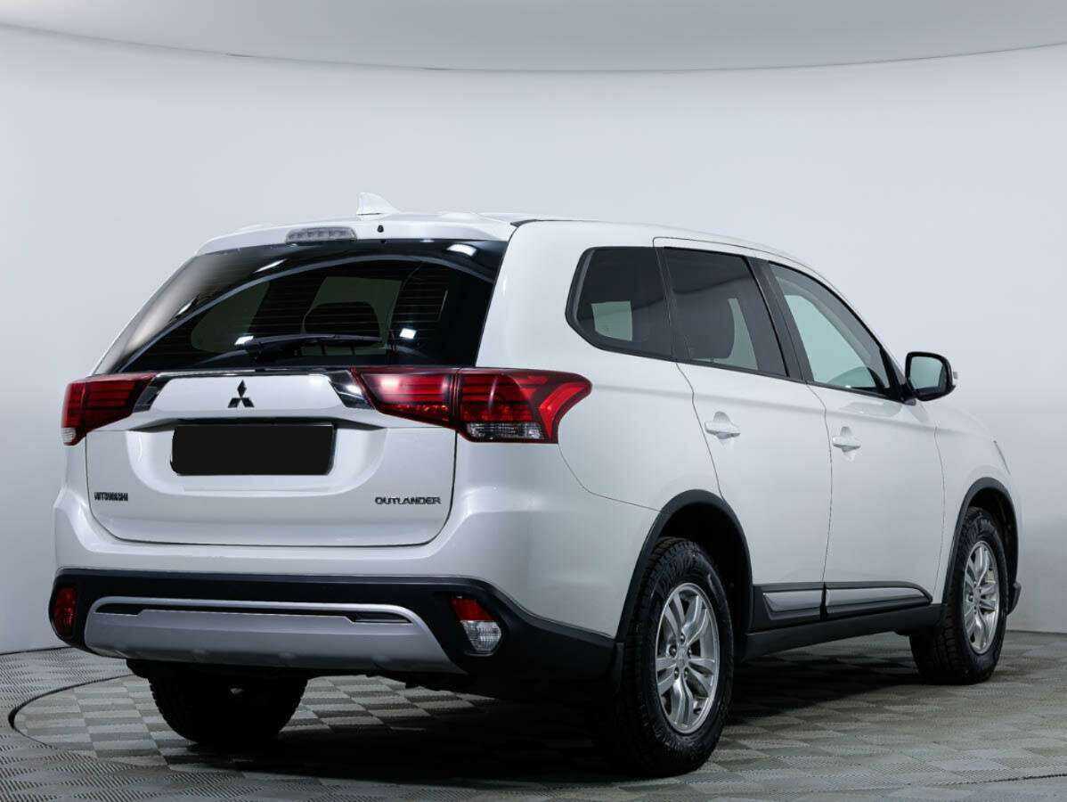 Mitsubishi Outlander б/у, 2018, Вариатор. Фото: #4