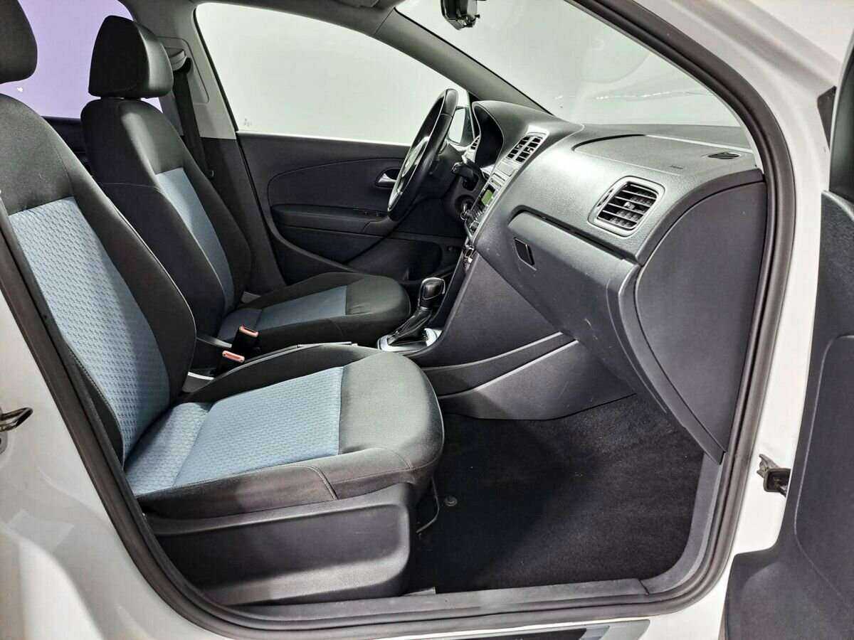 Volkswagen Polo б/у, 2013, Автоматическая. Фото: #6