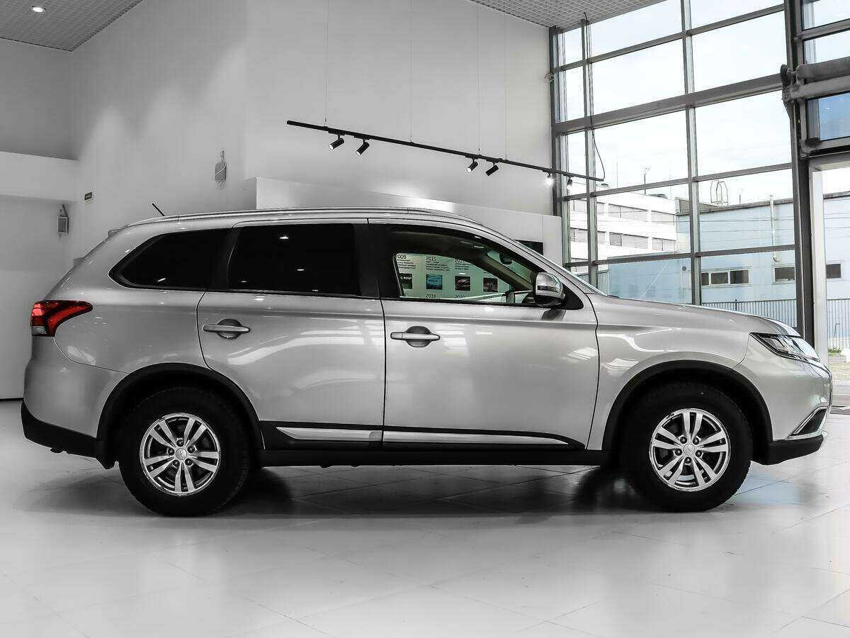 Mitsubishi Outlander б/у, 2016, Вариатор. Фото: #3