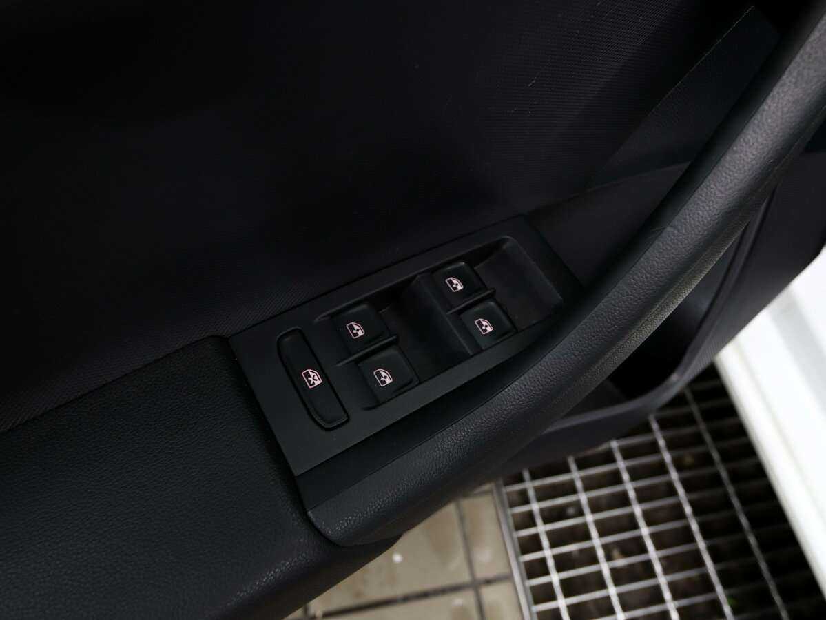 Volkswagen Polo б/у, 2020, Механическая. Фото: #8