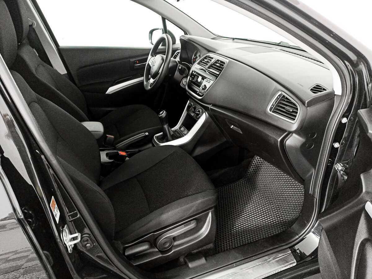 Suzuki SX4 б/у, 2016, Механическая. Фото: #8