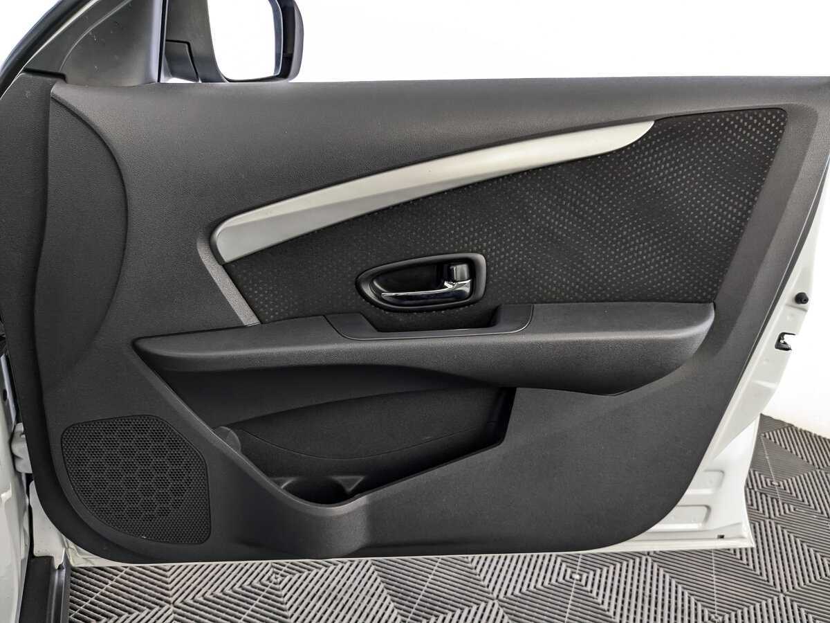 Nissan Almera б/у, 2015, Автоматическая. Фото: #18