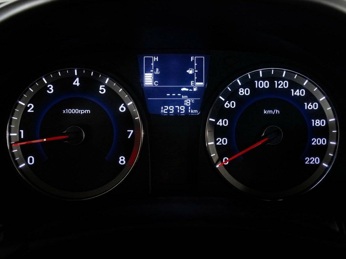 Hyundai Solaris б/у, 2015, Механическая. Фото: #12